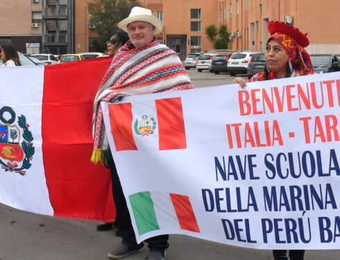 Un Veliero scuola peruviano nella Città Spartana