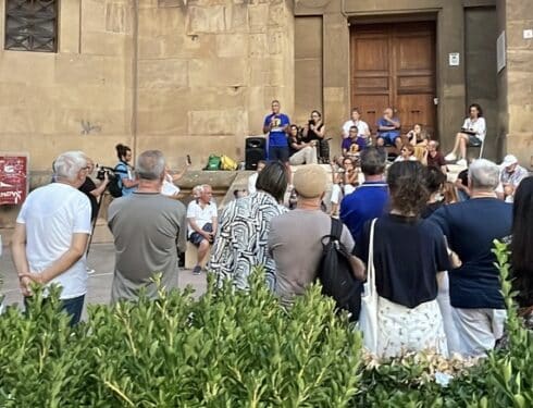 Ancora in piazzetta Gandhi per salvare Taranto dalla farlocca AIA.